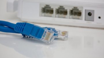 O que é fibra óptica e por que ela é tão rápida?